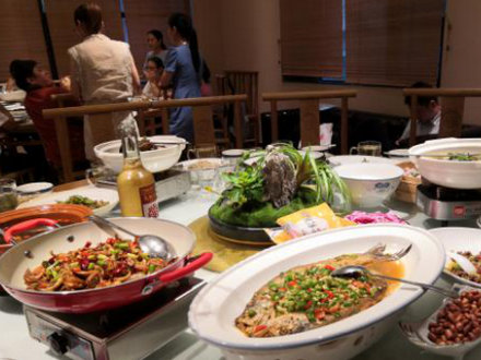 员工生日趴，浓浓公司情！